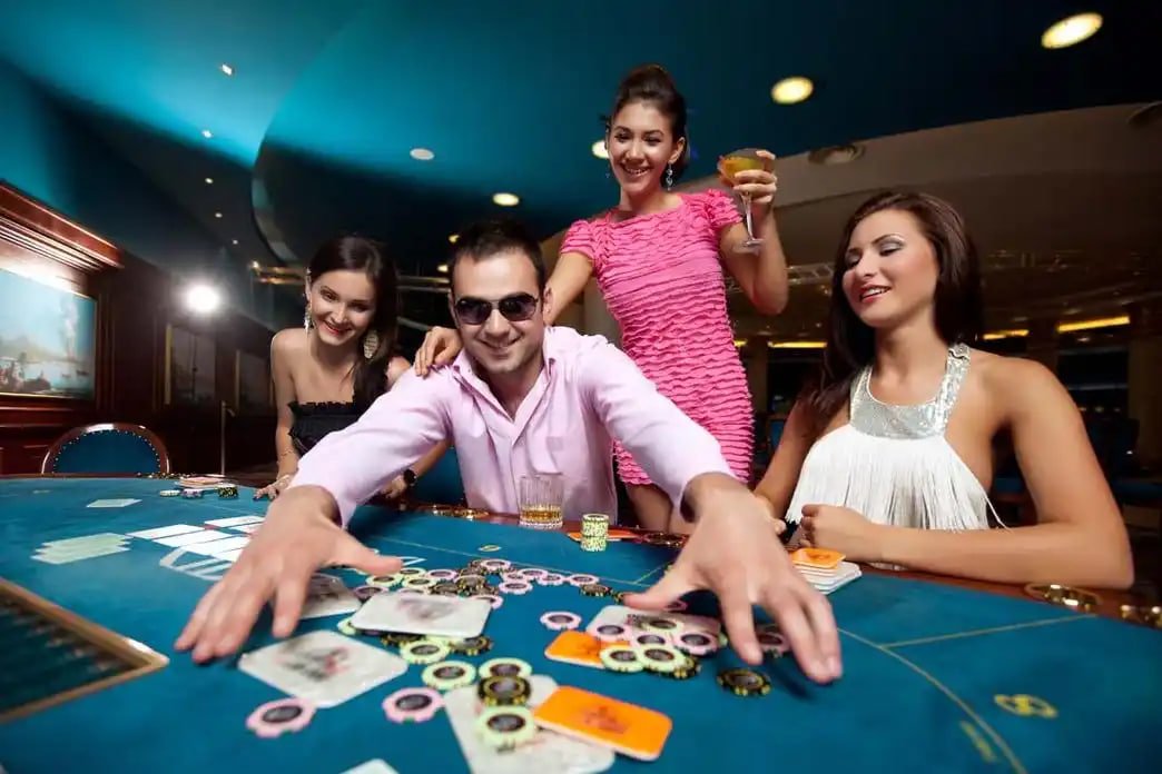Filipino player browsing duday bet sportsbook on Android phone